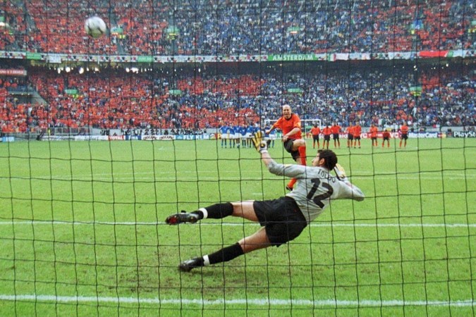 Column: Verliezend Oranje geeft ons geen slechte naam, Hollanders die geen fooi geven op vakantie wel
