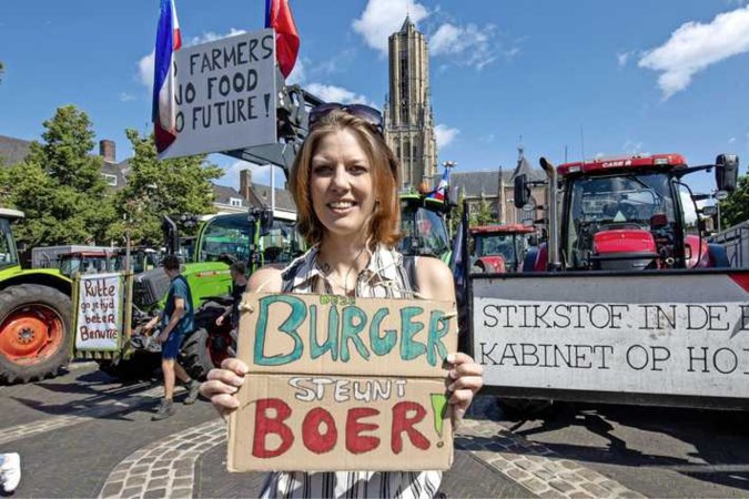 Boeren laaiend om verstikkende stikstofregels: ’Kijk eens even naar Schiphol’