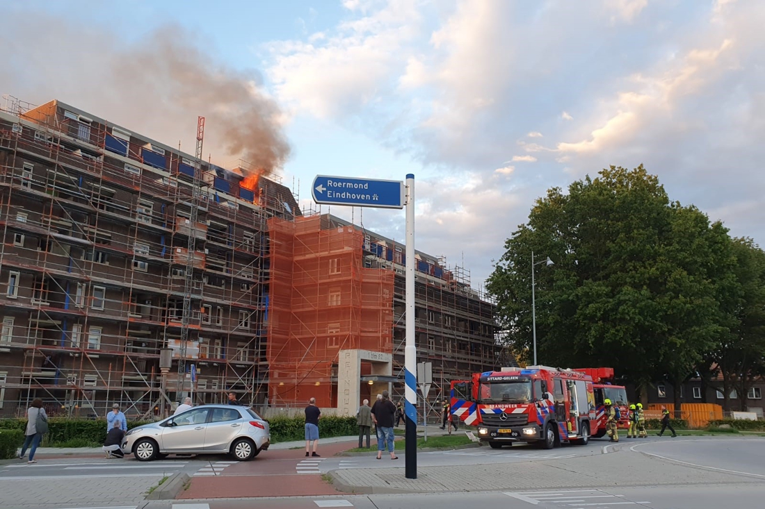 Brand in flatwoning Sittard: traumahelikopter opgeroepen.