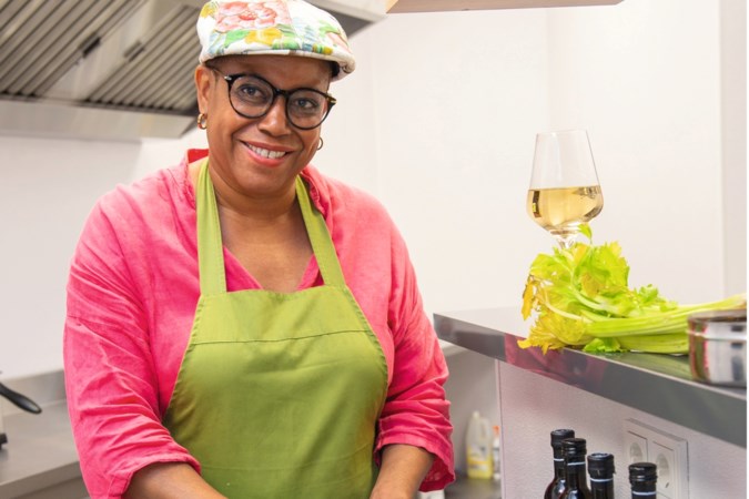 Judith Cyrus schreef kookboek ‘Paramaribo’: over kipfilet-Surinamers en snert met bakbanaan