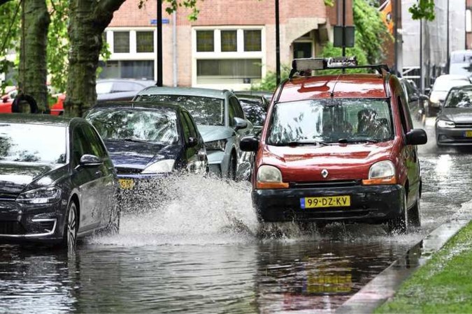 Extreme neerslag in Limburg verwacht: KNMI geeft code geel af