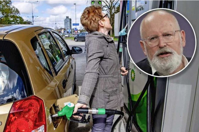 Plannen Timmermans maken tanken duurder: ‘Mogelijk euro erbij aan de pomp’