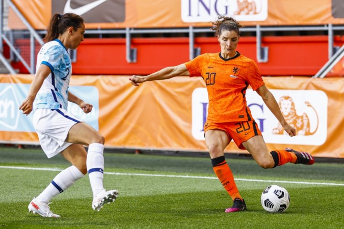 Voetbalsters spelen met Janssen en Martens in de basis in testwedstrijd gelijk tegen Canada