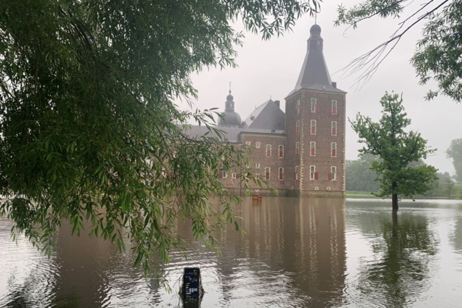 Waterbuffer De Dem in Hoensbroek zit vol, maar houdt stand: hulpdiensten nog wel stand-by
