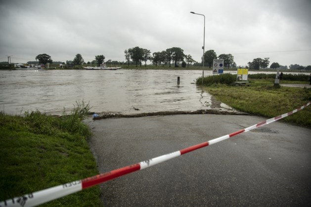 Na Maasband laat burgemeester Leurs ook andere Steinse dorpen evacueren