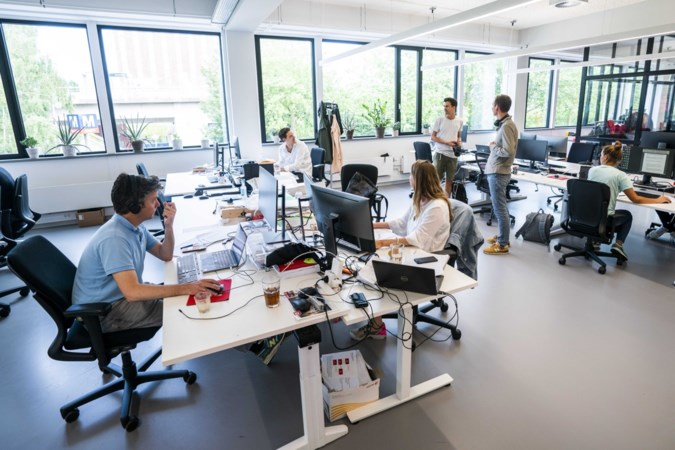 Eerste werknemers stellen werkgever aansprakelijk voor opgelopen coronabesmetting