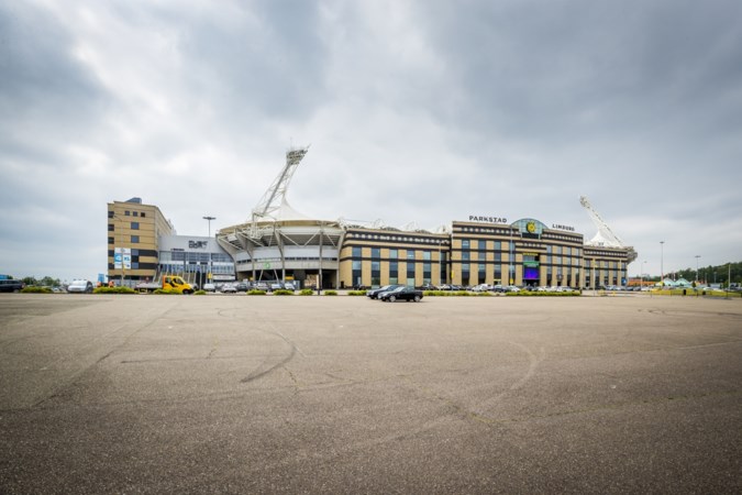 Aanleg grasmat in Parkstad Limburg Stadion vertraagd door extreme regenval