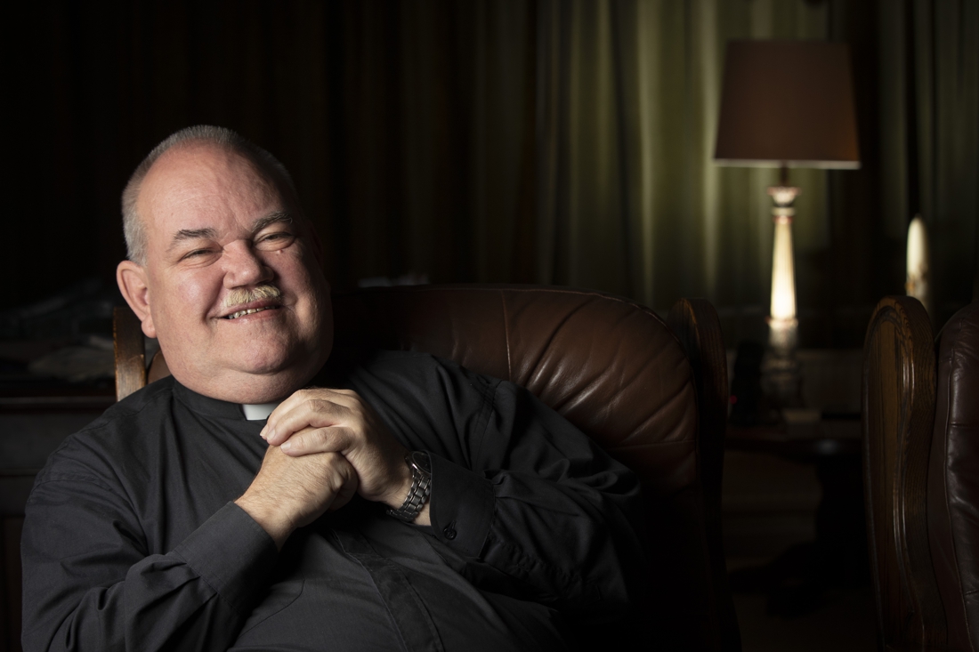 Pastoor Paul Tervoort van onder meer Banholt krijgt er nog drie parochies bij - De Limburger