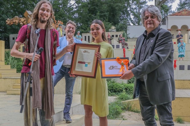 Prix d’Orange als beloning voor inzet Passiespelen Tegelen om jeugd warm te maken voor 90 jaar oude traditie