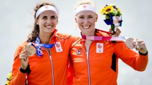 Roeister Lisa Scheenaard van reserve in Rio naar medaillewinnares in Tokio: ‘Hoefden voorzet alleen maar in te koppen’