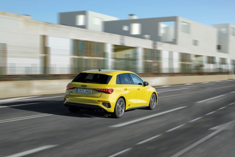 Audi S3 zit vast in de ‘friendzone’