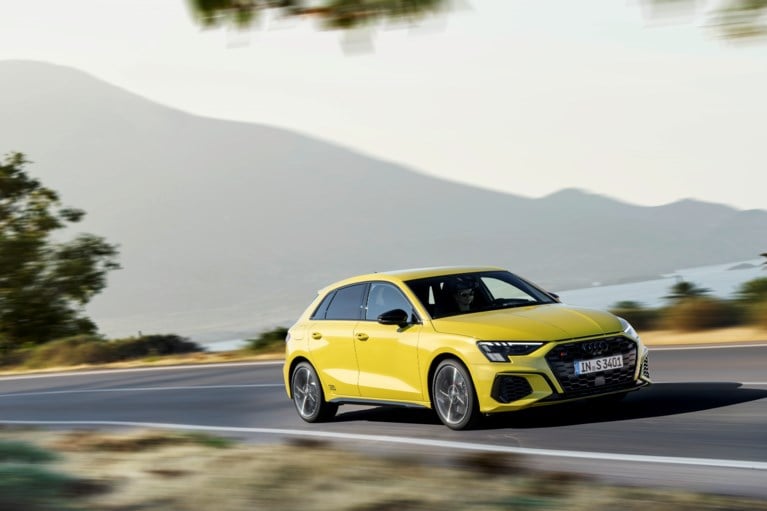 Audi S3 zit vast in de ‘friendzone’