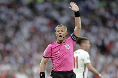 Toparbiter Björn Kuipers vindt het goed geweest en stopt ermee na de wedstrijd om de Johan Cruijff Schaal