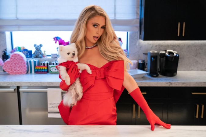 In deze nieuwe Netflix-show kookt Paris Hilton voor Kim Kardashian