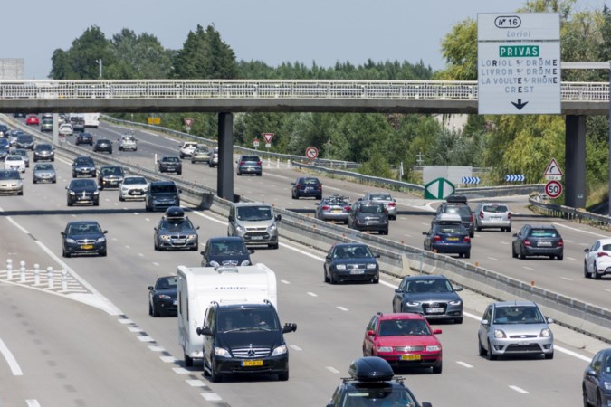 Lagere besmettingen, toch hoog risiconiveau: wat betekent dat?