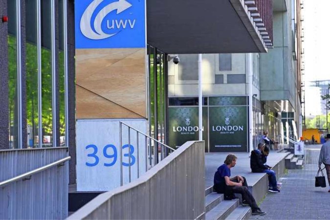 Mensen in financiële nood door achterstand bij UWV