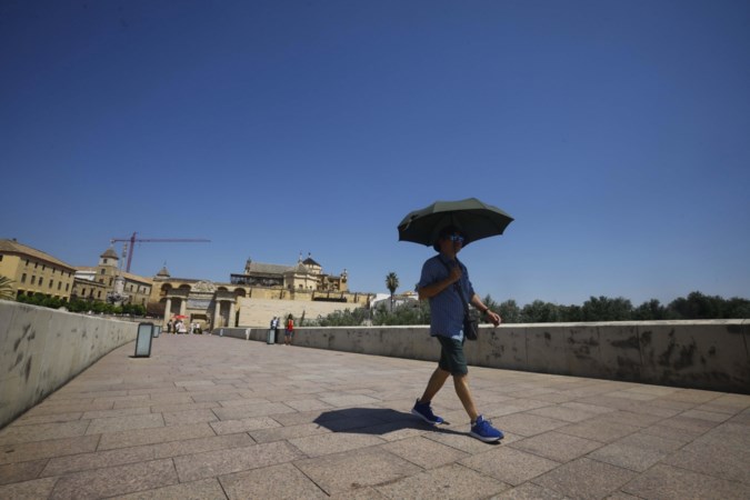Spanje zucht onder hittegolf: ‘Geen Spanjaard gaat overdag wandelen met dit weer, Nederlanders zijn eigenwijzer’
