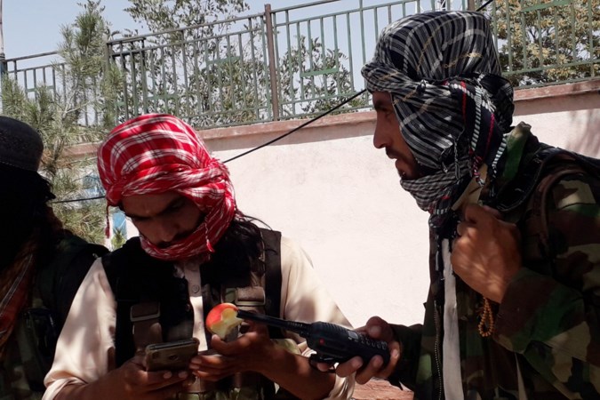 Oprukkende taliban zien vrouwen als oorlogsbuit: ‘Het is een soort seksslavernij’