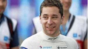 Robin Frijns en Nyck de Vries maken nog steeds kans op wereldtitel Formule E