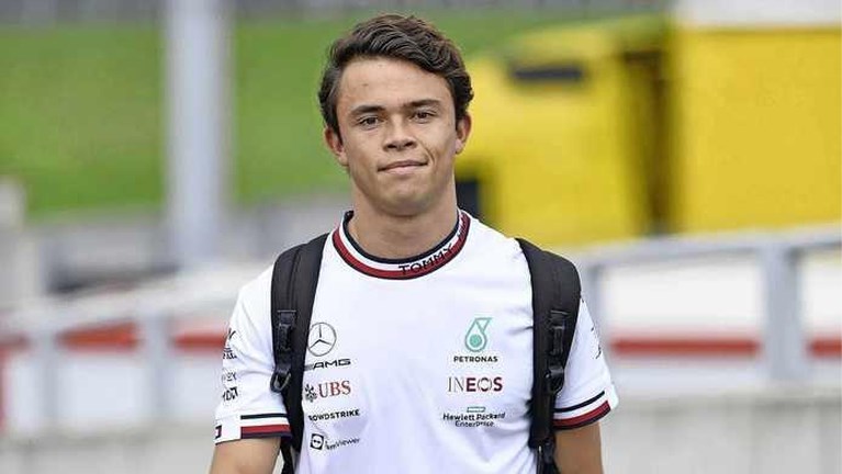 Nyck de Vries kroont zich tot eerste wereldkampioen Formule E