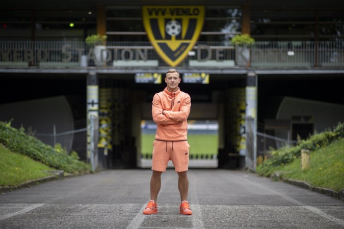 Zelfverzekerde VVV-spits Erik Sorga maakt fans belofte: ‘Ik ga hier veel scoren’