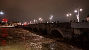 Sint Servaasbrug in Maastricht krijgt een omroepinstallatie: ‘Het is best een ingewikkelde brug’