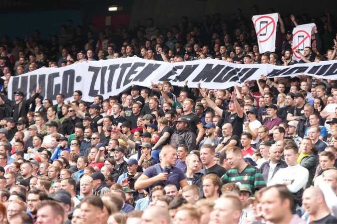Feyenoord-fans niet onder de indruk van woorden Hugo de Jonge