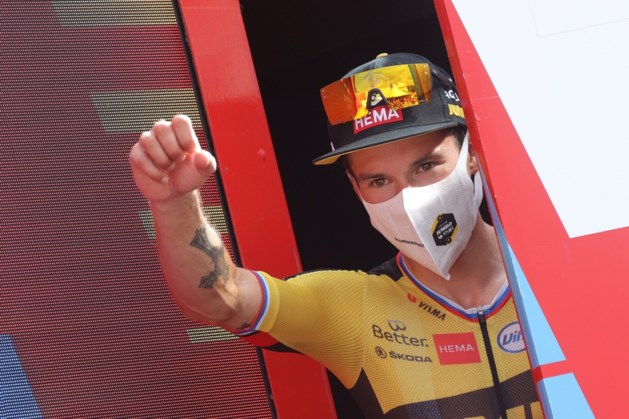 Roglic wint zware bergetappe in Vuelta en neemt leiding over