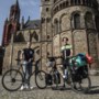 Sam en Max per fiets op avontuur van Maastricht naar Hongkong om ‘iets nuttigs te doen’