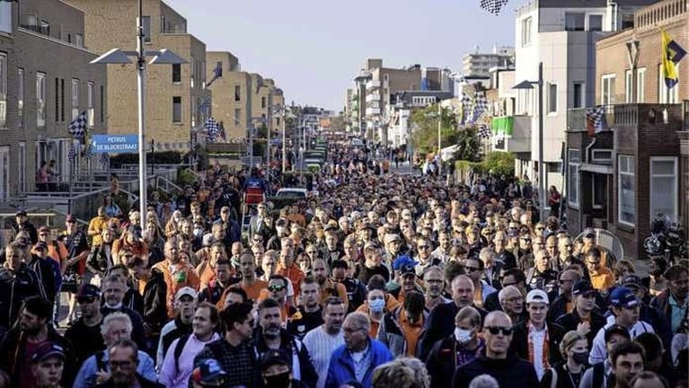 Tribunes lopen vol met oranje op circuit Zandvoort