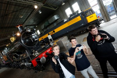 Treinfanaten hebben een eeuwige liefde voor de trein, wat bezielt deze vaak jonge spotters?