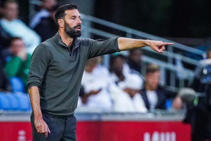 Oud-internationals staan nu tegenover elkaar in de eerste divisie: ‘Het heeft 8,5 jaar geduurd voor ik aan de Krommedijk mocht staan’