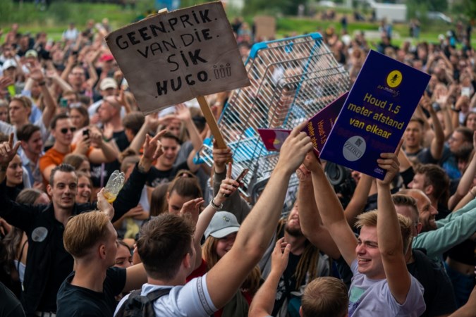 Unmute-protest in Maastricht: ‘Als we nú niet open kunnen, wanneer dan wel?’