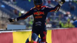 Spaanse motorcoureur Fernández wint met handbreuk GP van Aragón