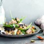 Janneke Philippi kookt: lauwwarme auberginesalade met fetadressing
