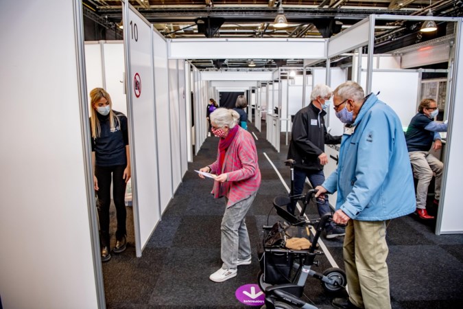 Wetenschap verdeeld over ‘boostervaccin’, Moderna wil extra prik