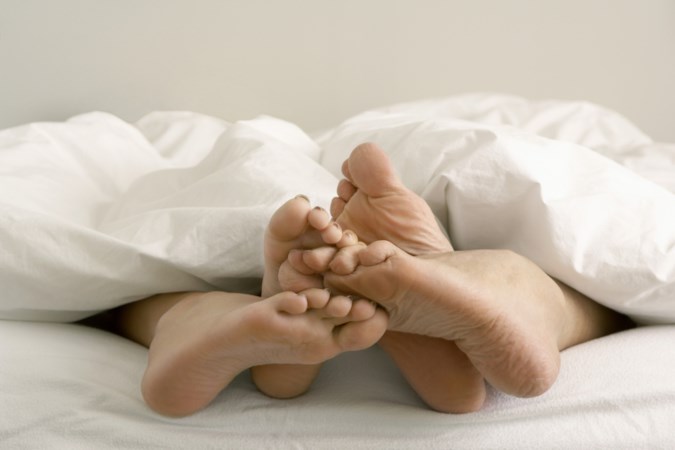 Alles over de voet: waarom je niet elke dag sneakers moet dragen en hoe belangrijk voeten zijn tijdens de seks