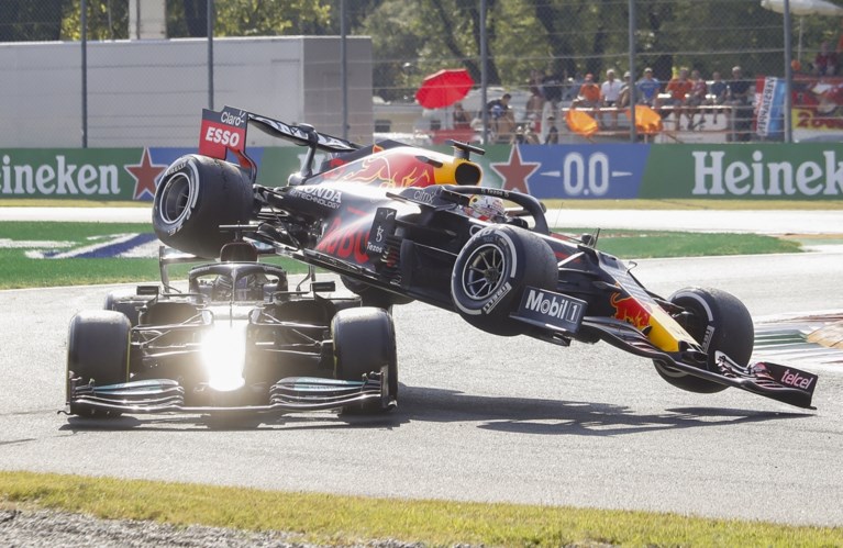 Teambaas Verstappen: Hamilton had ook straf moeten krijgen