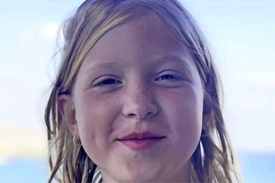 Isabelle (8) verongelukte met haar vriendinnetje: ’Zo abrupt mag dit niet eindigen. Dat kan niet en dat mag niet’