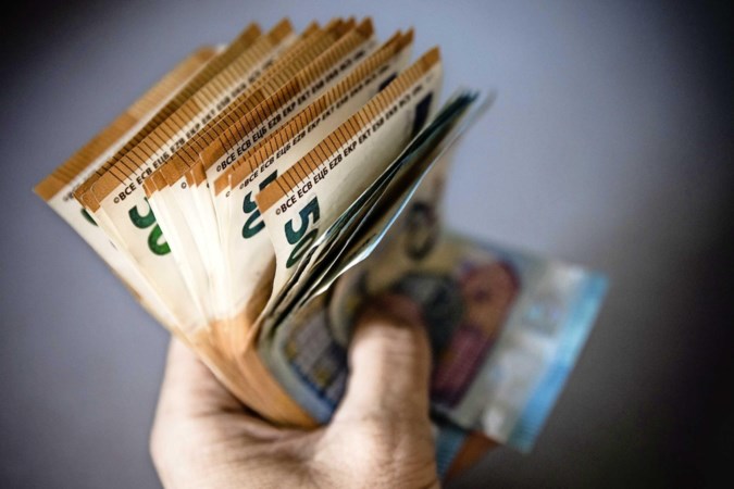 Nederland wil stop op hoge cashbedragen en afschaffen 500 eurobiljet in de strijd tegen criminelen