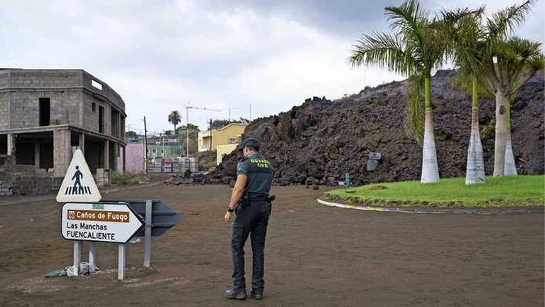 Vulkaan La Palma barst opnieuw uit: bekijk de foto’s
