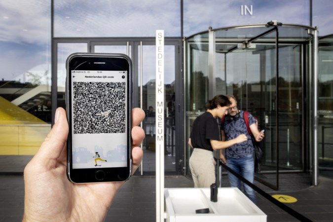 Hoe kom je aan een coronapas zonder smartphone of printer?