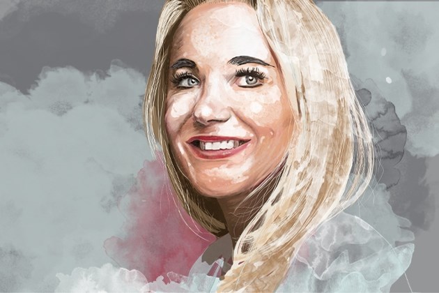 Imperium dieetgoeroe Sonja Bakker dondert in elkaar door plagiaat: van ideale buurvrouw naar BN’er in polderjetset
