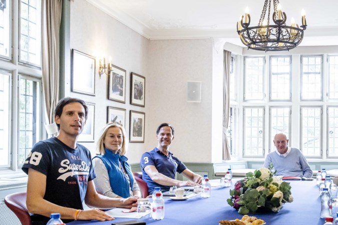 Het gaat meer om de mannentietjes van Mark en de bodywarmer van Sigrid dan over waarom de formatie niet vlot