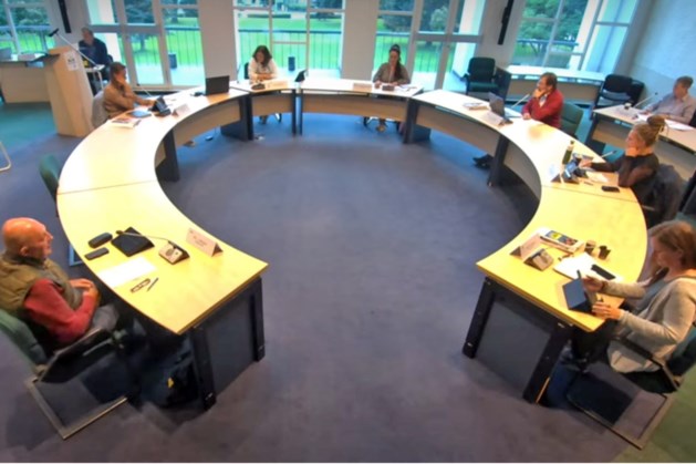 Commissievergadering Valkenburg in de herkansing na technische storing geluidsapparatuur