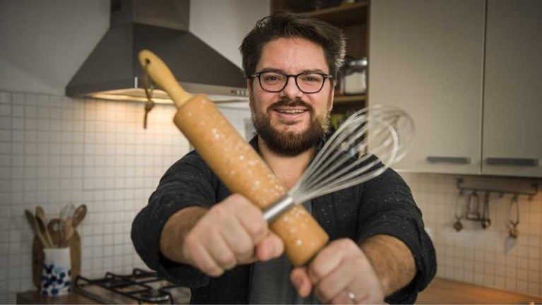 Limburger Cas mist gouden bakschep in speciale editie Heel Holland Bakt