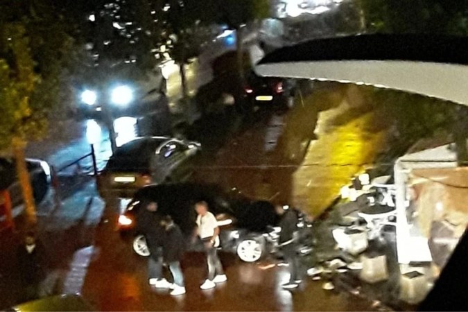 Crash auto in Belgische grensplaats, burgemeester overweegt sluiting van café