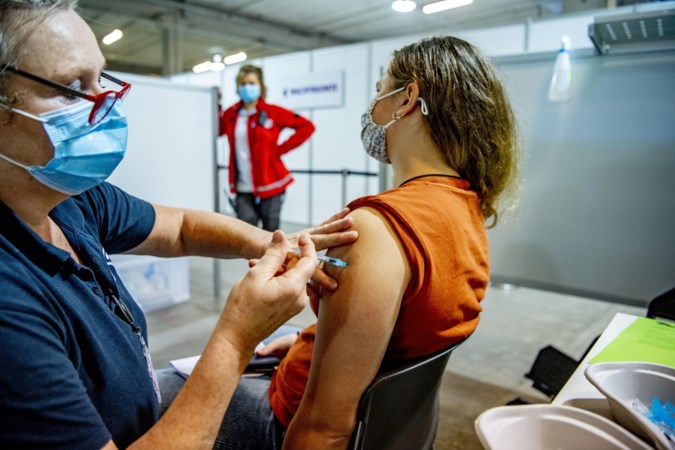 Nederland weer in Europese subtop door stijging aantal coronaprikken