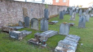 Mannen uit Selfkant en Gangelt verdacht van vernielen joodse graven, rechtszaak moet helemaal over