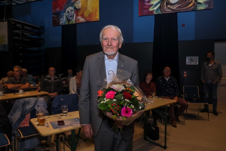 Voorzitterswissel en platina jubilaris bij harmonie Horst